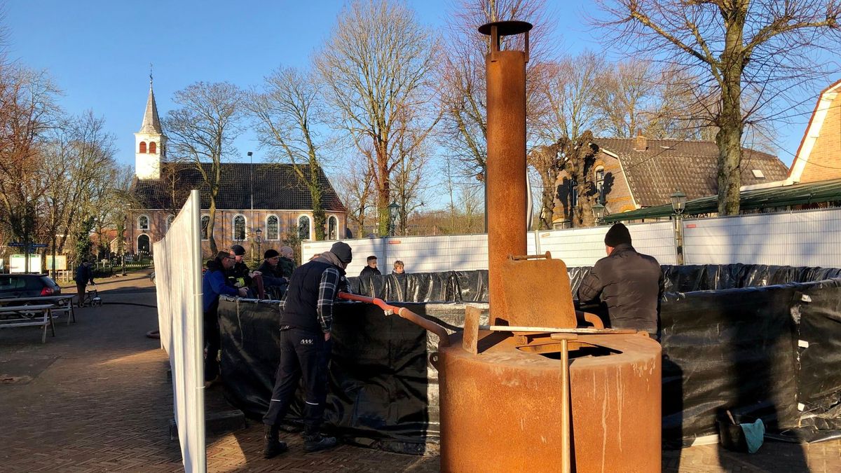Lekker warm nieuwjaarsduiken in de dorpshottub van Oudemirdum