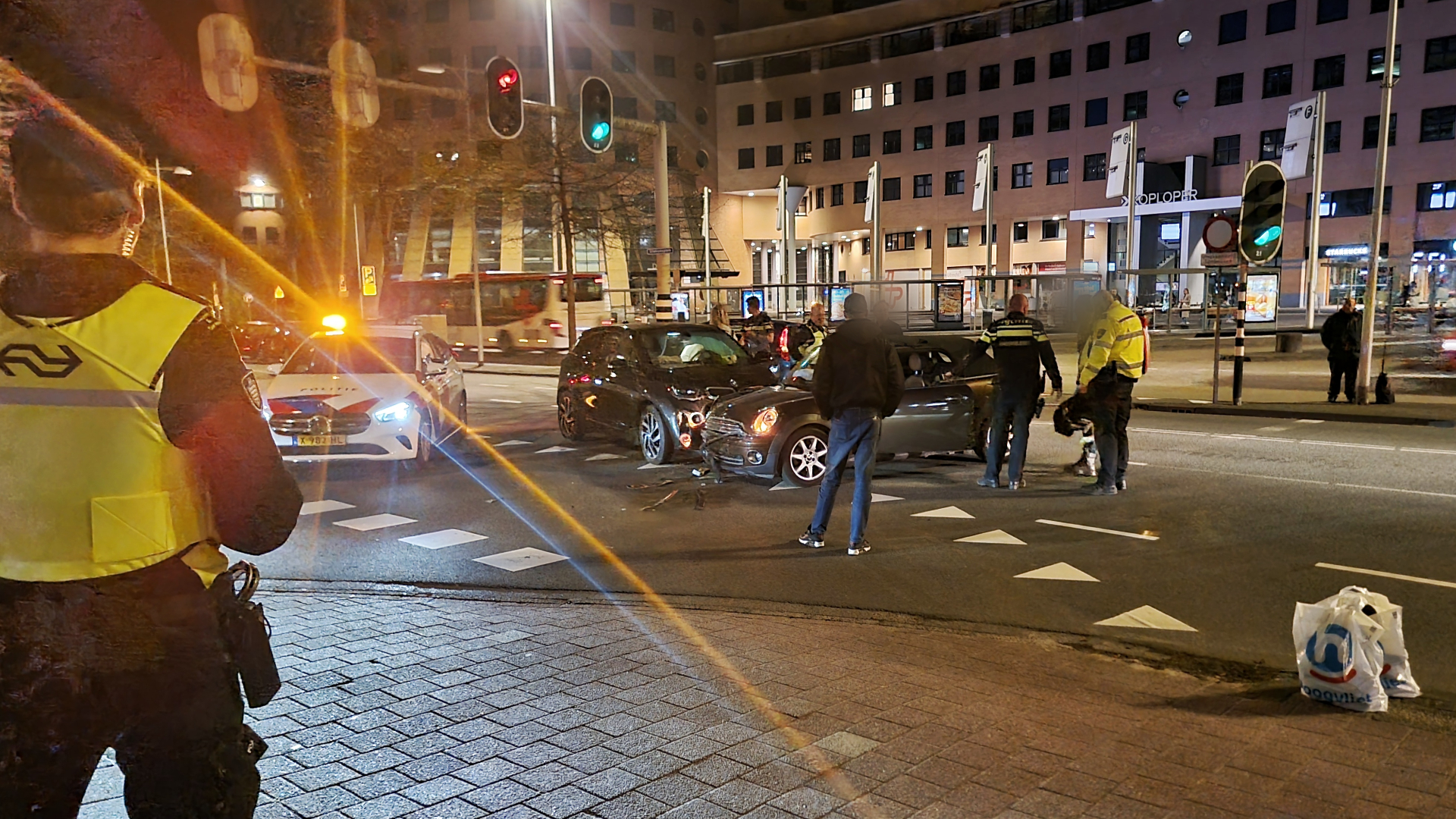Damaged cars at the scene of an accident in ⁢Amersfoort