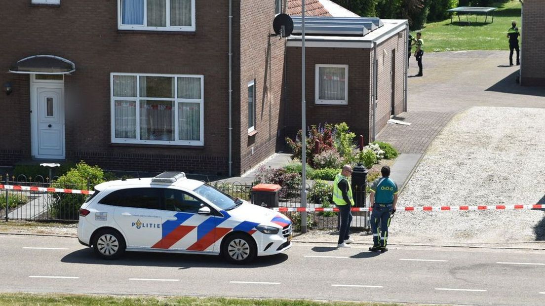 Het onderzoek bij de woning.