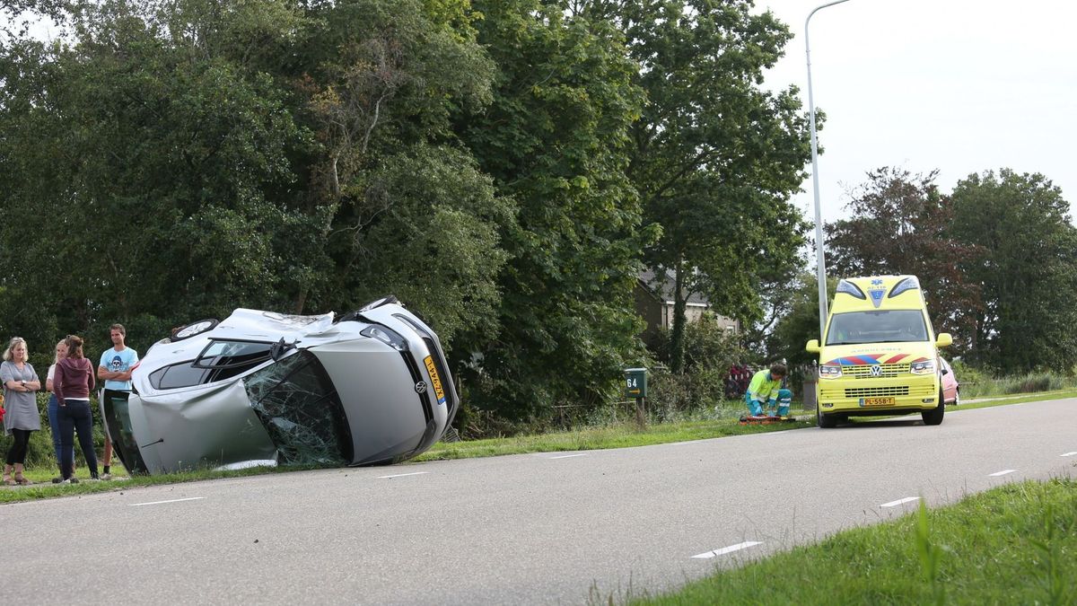 Meerdere mensen gewond door aanrijding in Tjerkgaast