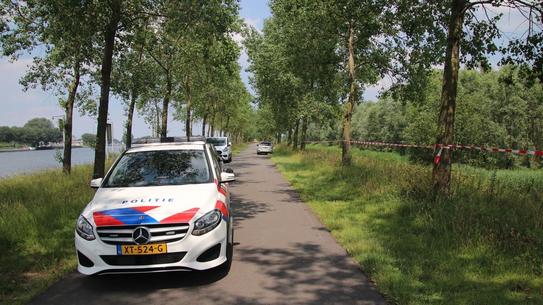 Politie onderzoekt vondst dode vrouw bij Westdorpe