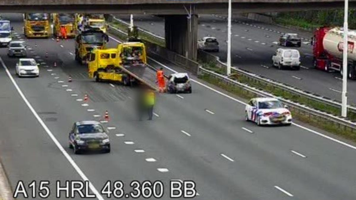Ongeluk leidt tot ruim een uur vertraging op snelweg naar Hoogvliet