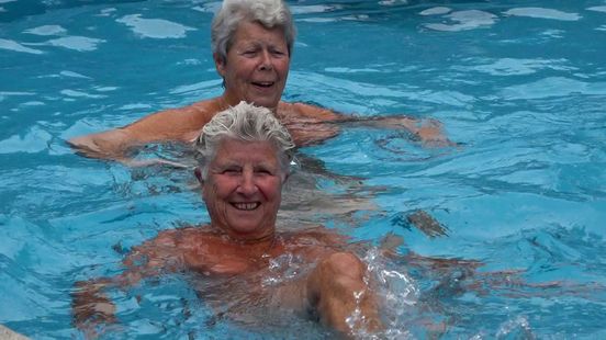 Foto: Dag van de naaktrecreatie: deze dames genieten ervan