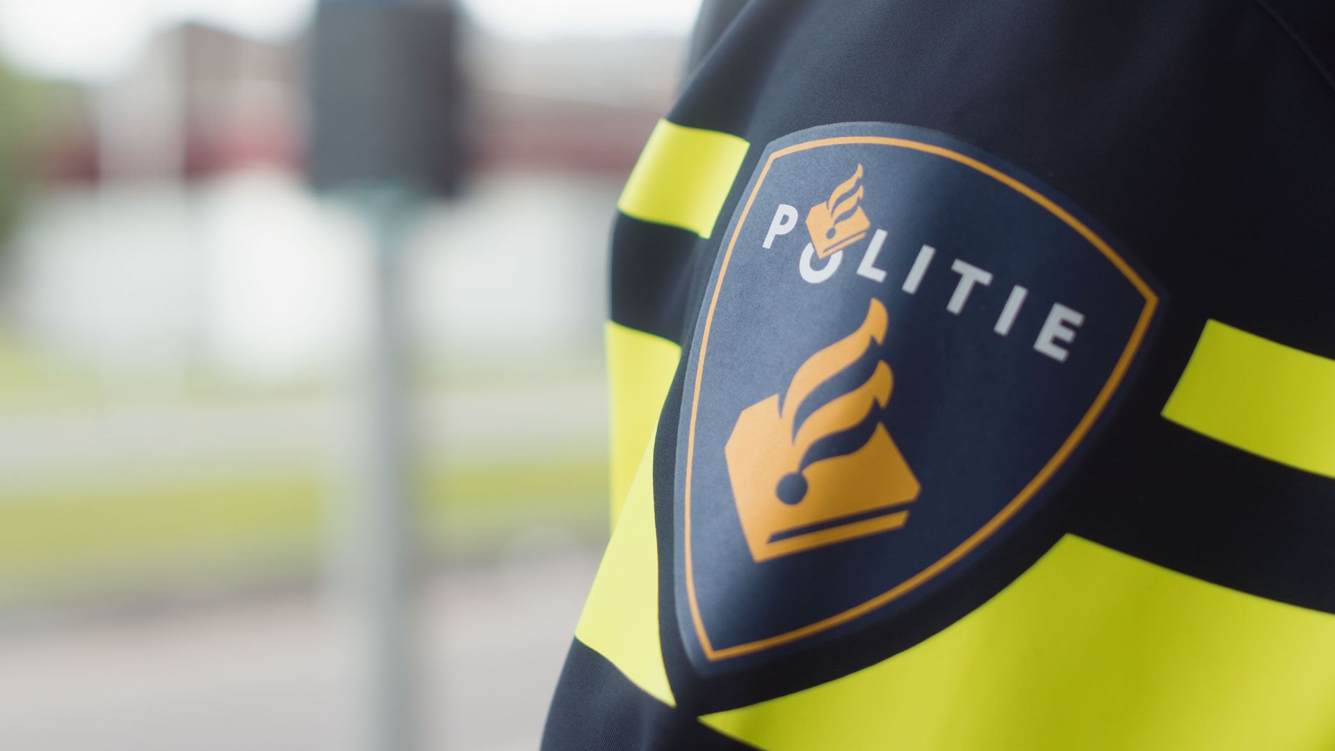 Rotterdamse Politie Stuurt Twee Agenten Naar Huis Na Aanspreken Van Man ...