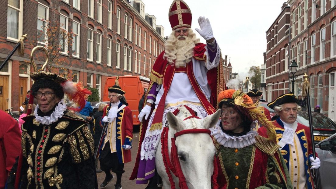 Sinterklaas tijdens de rijtoer