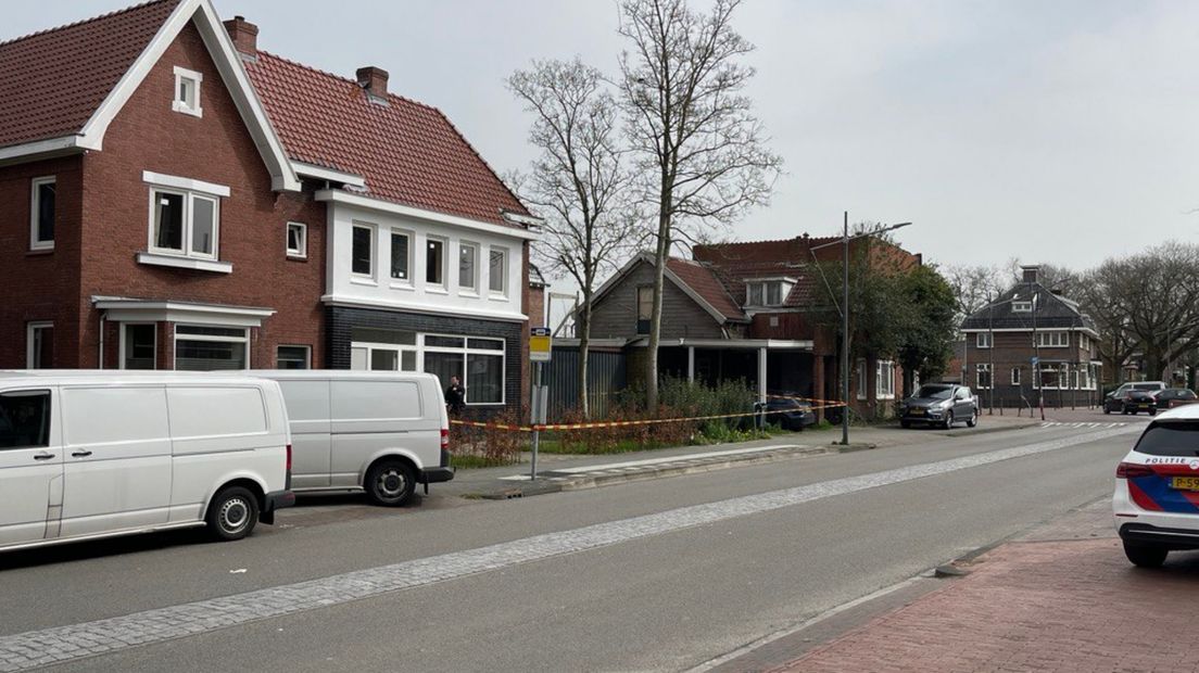 Politie doet onderzoek bij de woning in Veendam
