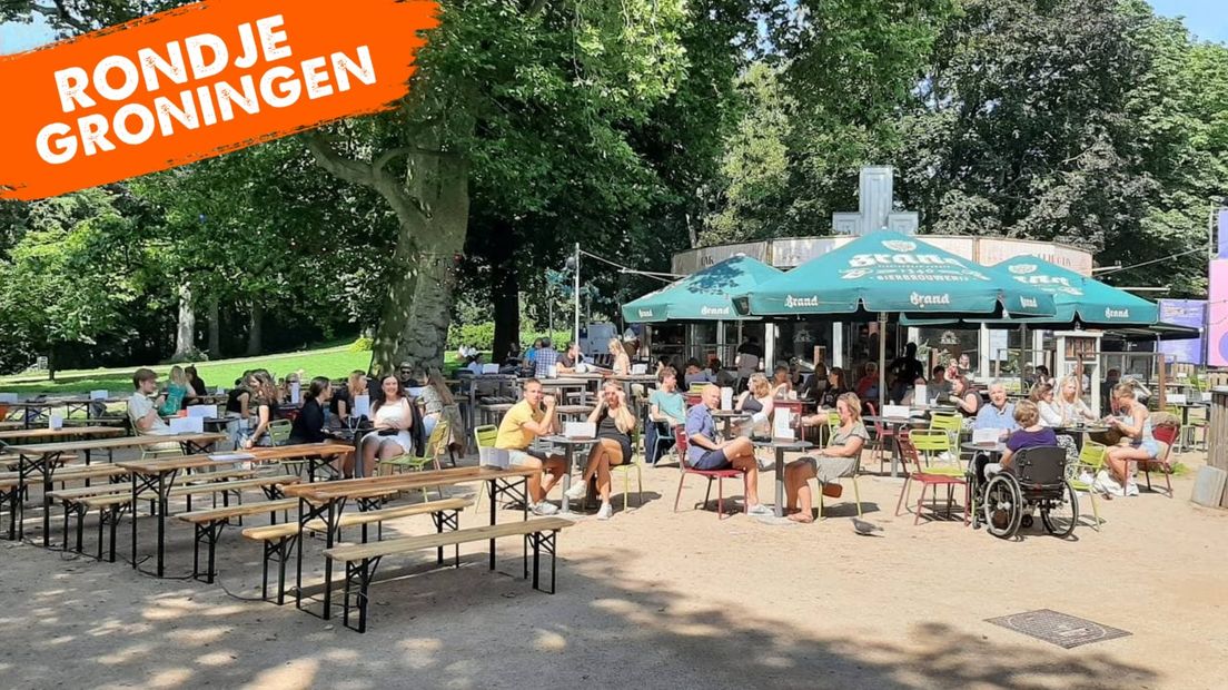 Bezoekers van het Noorderplantsoen op de dag dat Noorderzon start