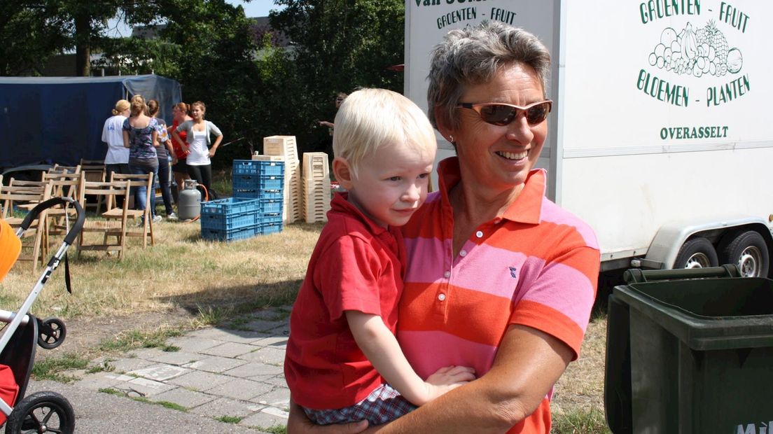 De 3-jarige Christiaan als toeschouwer bij de Vierdaagse