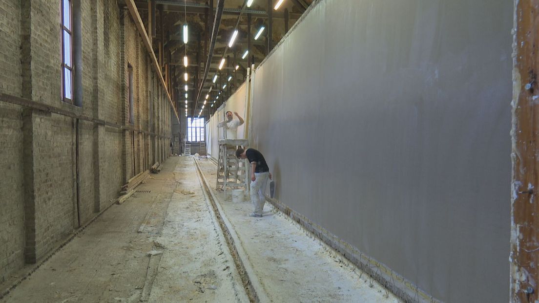 Reuzedoeken geprepareerd bij de fabriek van Claessens Canvas te Waregem BE, wereldwijd uniek in zijn soort