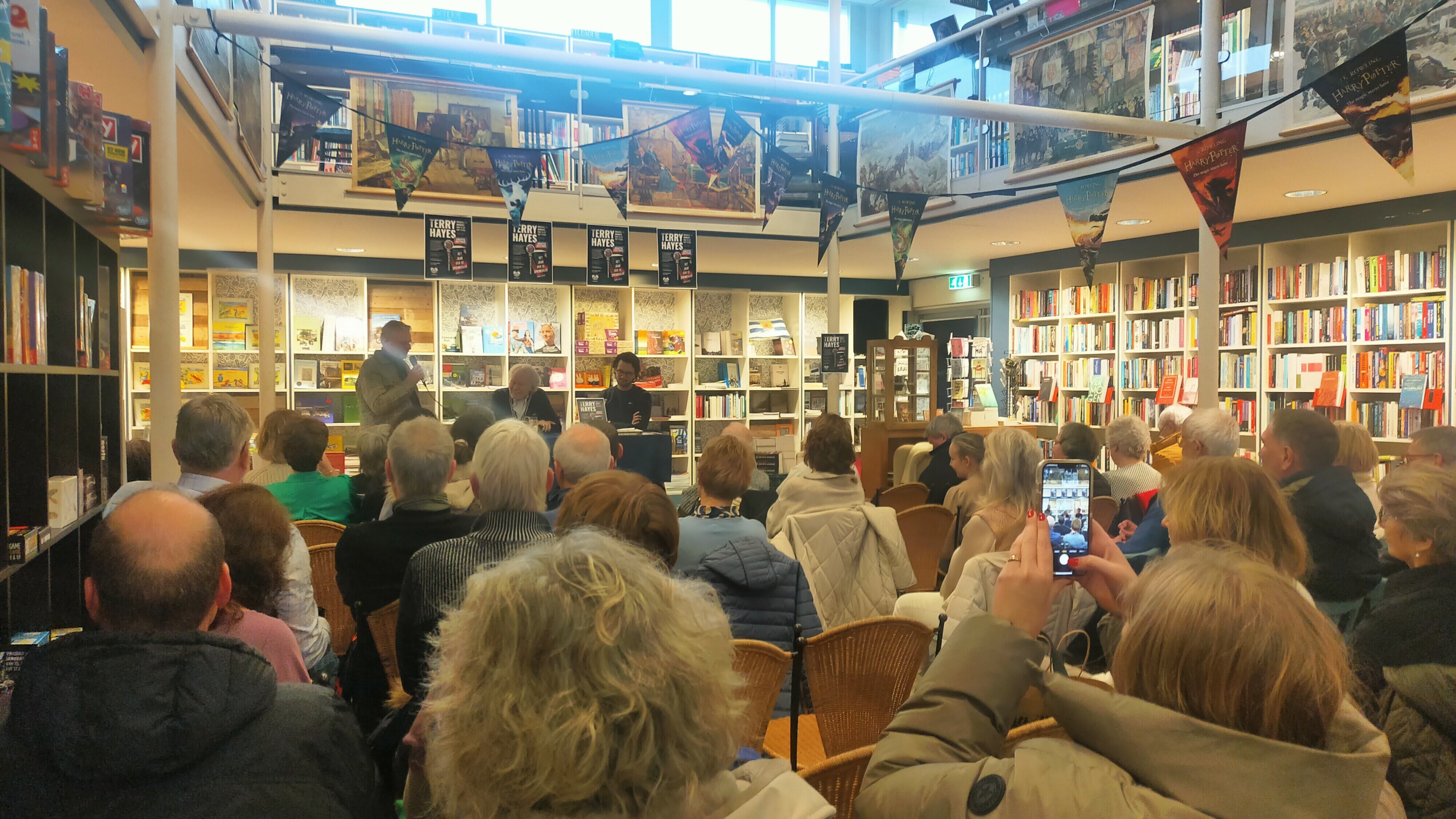 Wereldberoemde schrijver Terry Hayes geeft unieke signeersessie in Goes