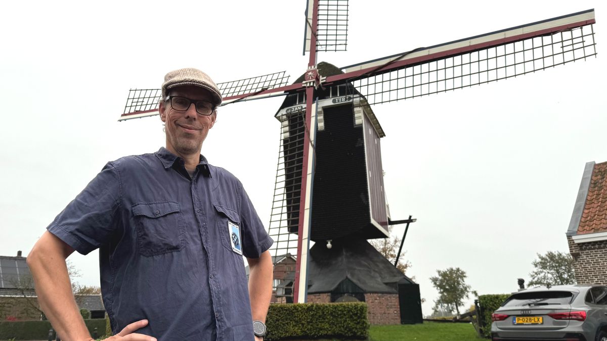 Met een zaklamp door de molen Sint Jan in Stramproy