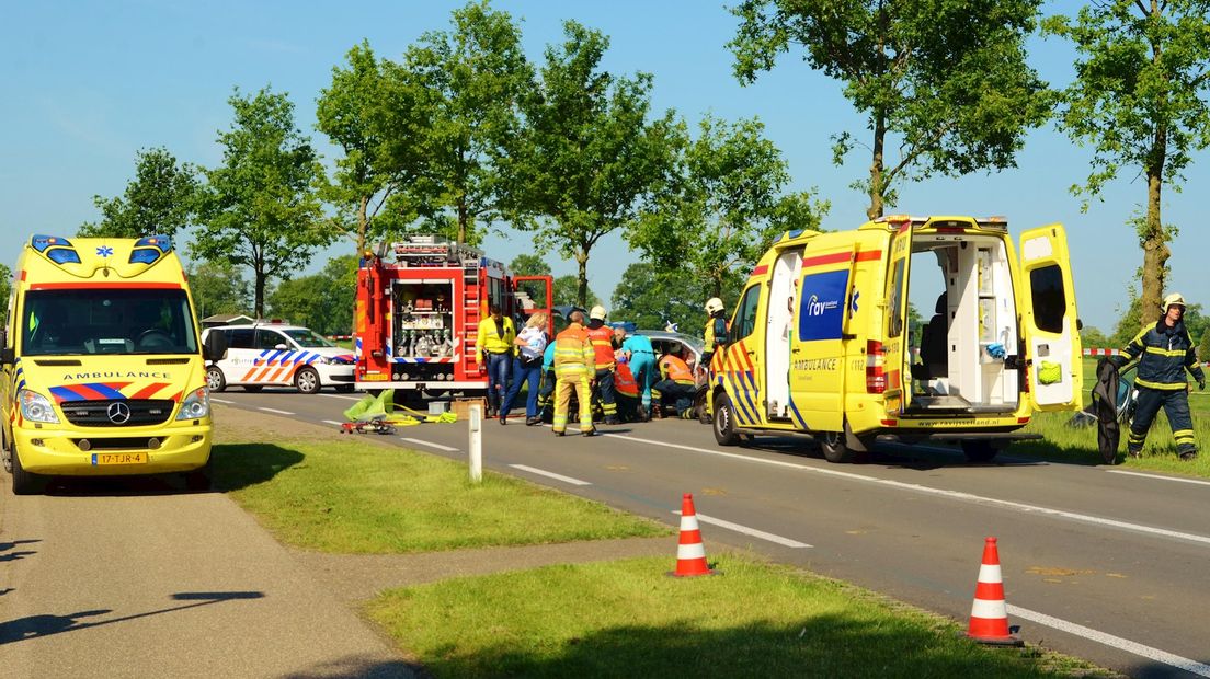 Twee gewonden bij ongeluk op N756 bij Raalte