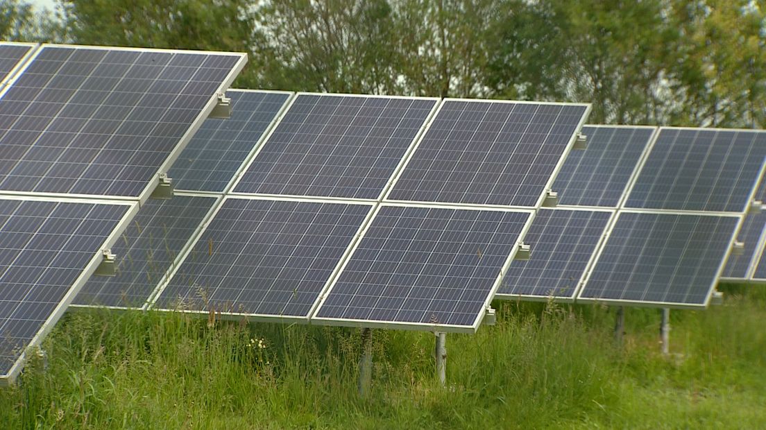 Door de vele plannen voor zonneparken in Drenthe dreigt er te veel aanbod voor het energienetwerk op verschillende plekken in de provincie (Rechten: RTV Drenthe)