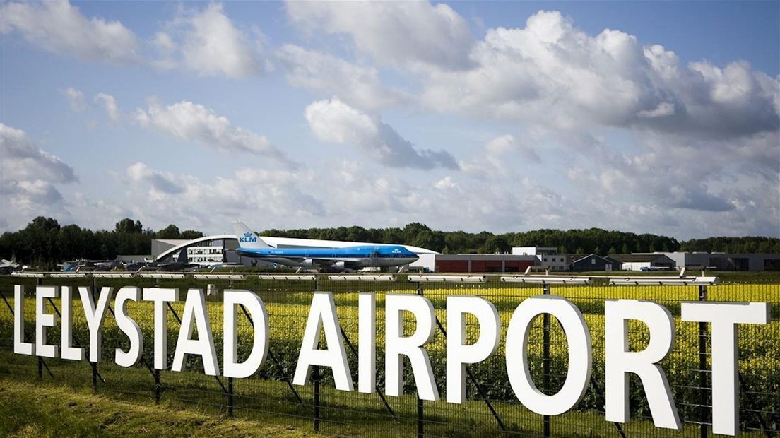 Lelystad Airport vliegtuig vliegveld