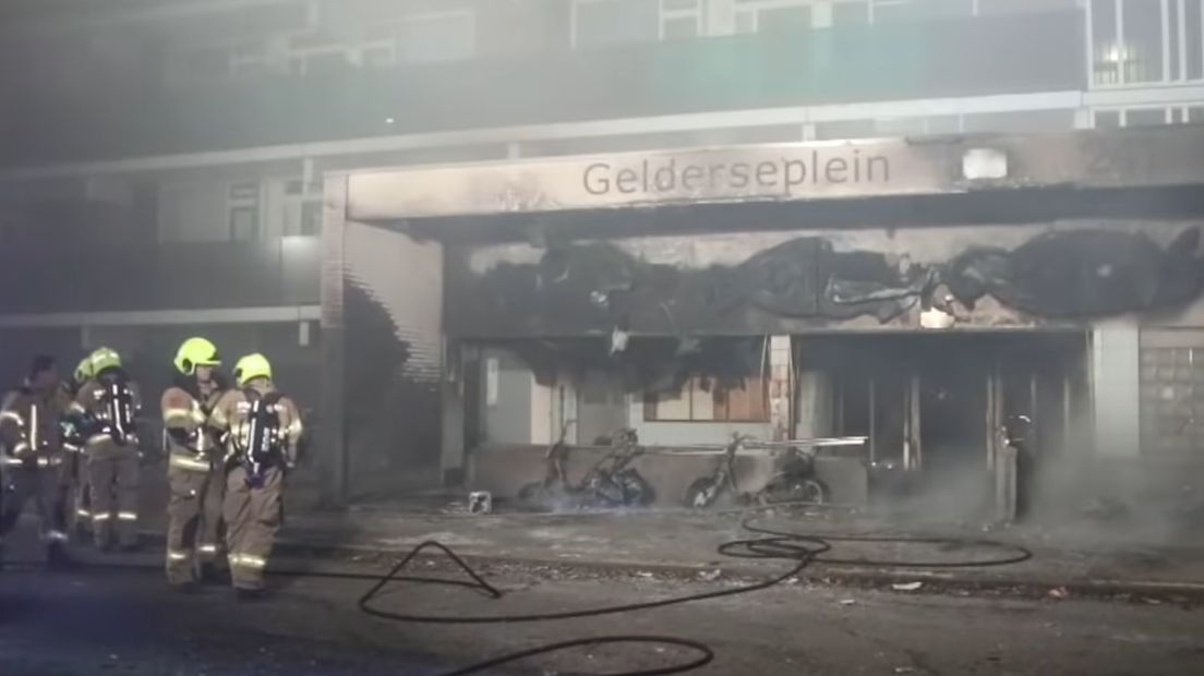 De brand aan het Gelderseplein in Arnhem.