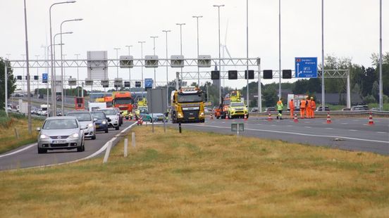 Ernstig ongeluk op A2 zorgt voor fikse vertraging. Ernstig ongeluk op A2 zorgt voor fikse vertraging.