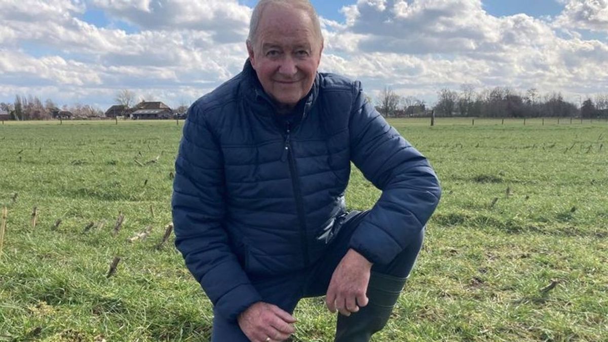 Vader en zoon uit Lunteren jagen weer op eerste kievitsei