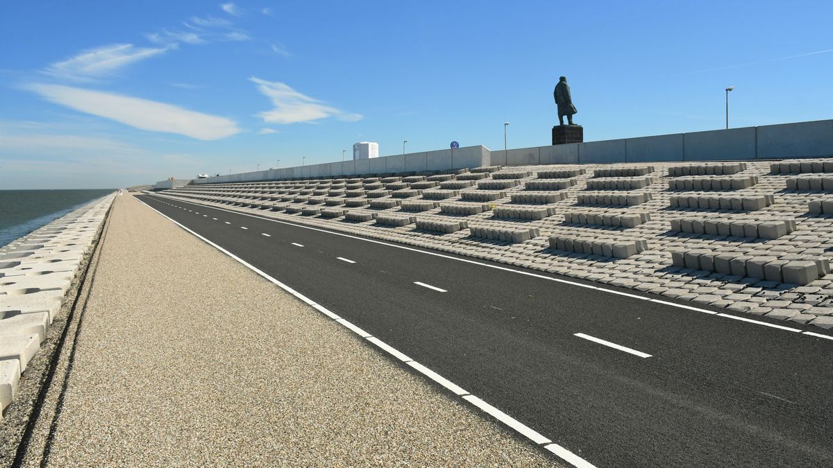 Fietsen op de Afsluitdijk kan weer, ruim vijf jaar na afsluiting