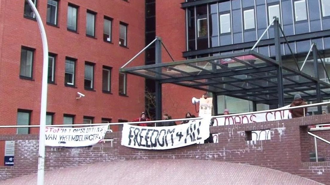 Demonstratie AFA bij kantoor IND Zwolle