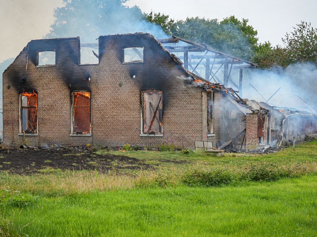 Brand verwoest woning in Tynaarlo, 34-jarige man aangehouden