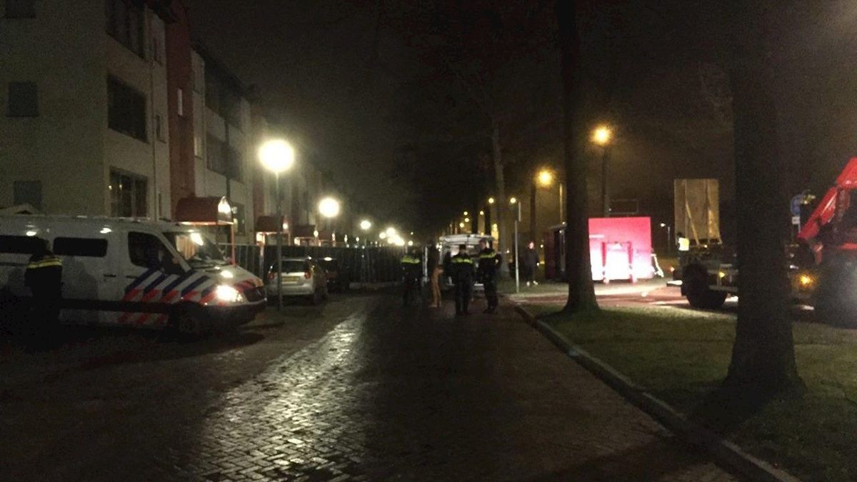 Dode en drie gewonden bij steekpartij op Sluitersveldssingel in Almelo