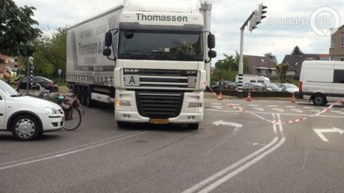 Een fietsster (55) in Doetinchem is woensdagochtend bij een ongeluk ernstig gewond geraakt.