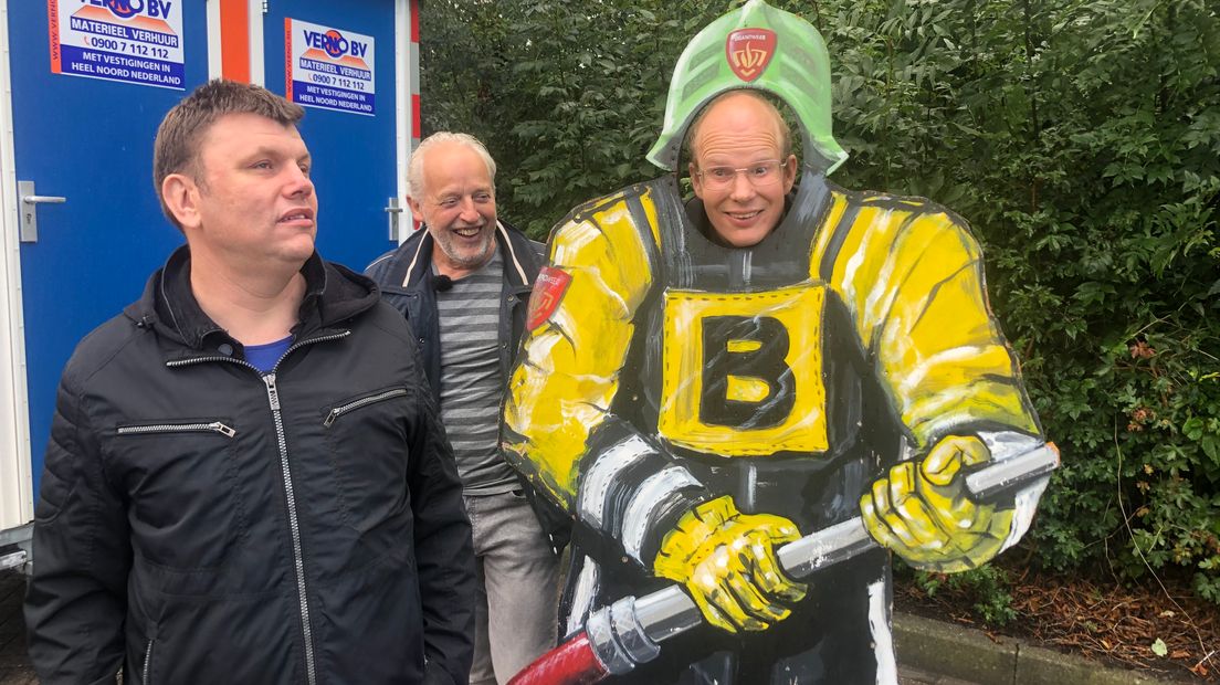 De groep bezoekt de open dag van de brandweer in Beilen (Rechten: Petra Wijnsema/RTV Drenthe)