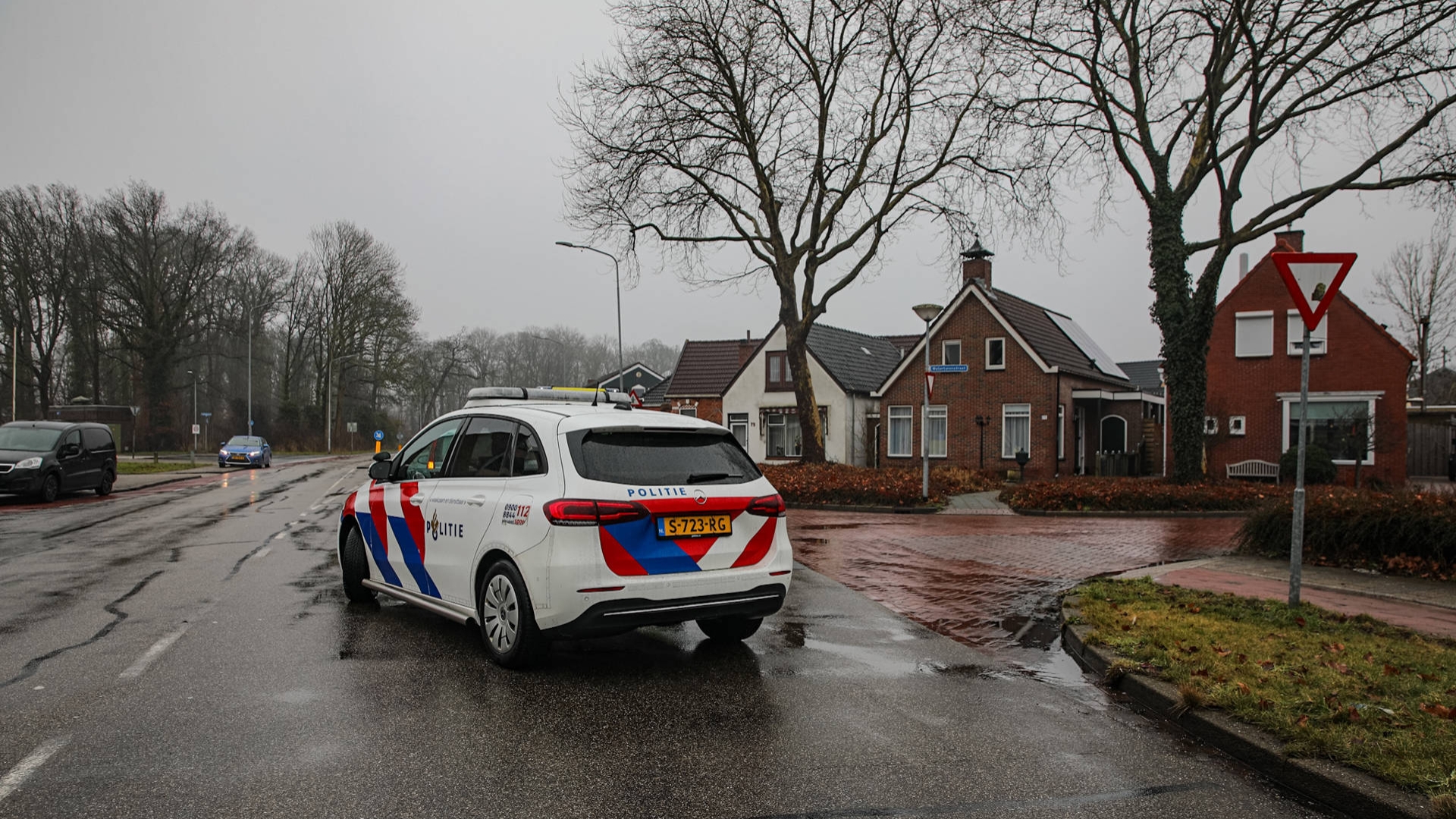 112-nieuws: Automobilist betrapt op rijden zonder geldig rijbewijs • Botsing in Winschoten