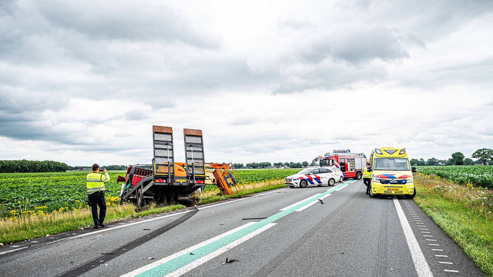 Ernstig ongeluk op de N381, weg volledig afgesloten.