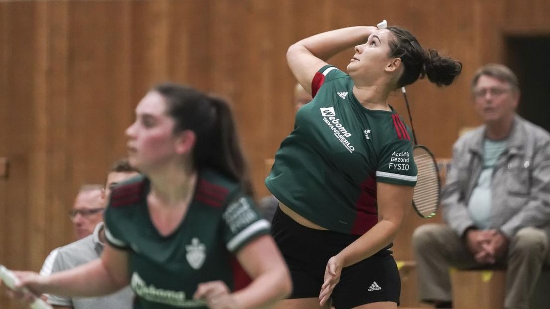 De badmintonners van VELO in het duel met het Haagse DKC.