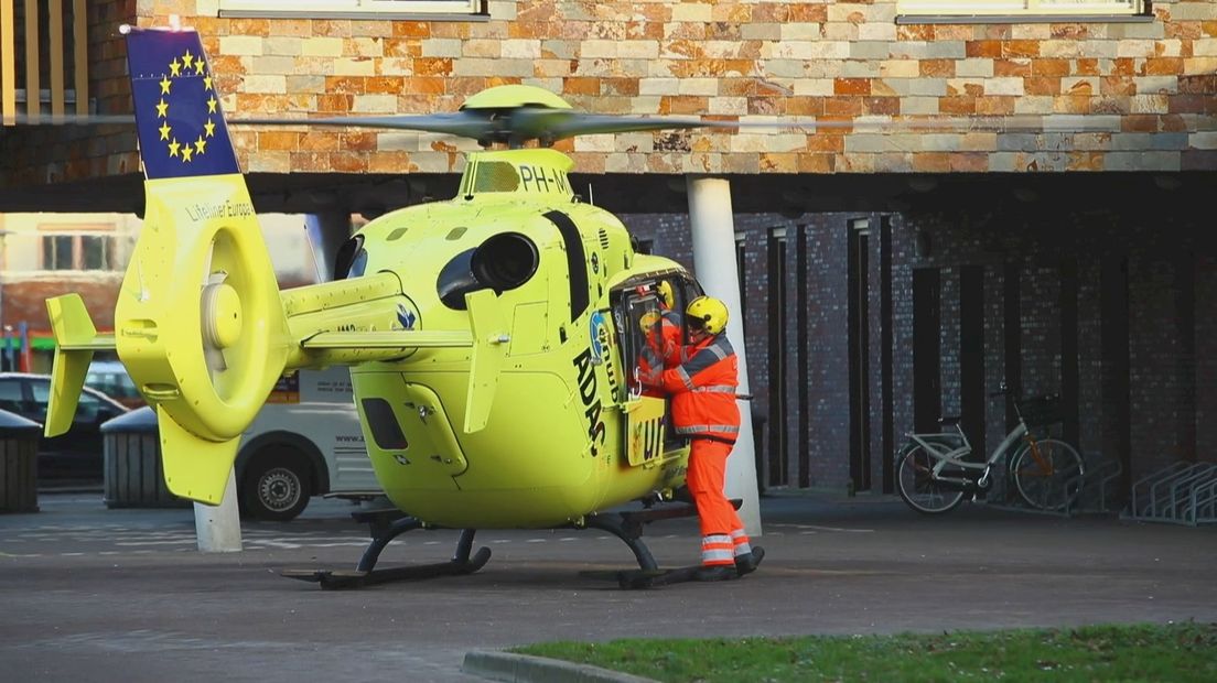 Traumahelikopter landt bij verpleeghuis in Zwolle: één slachtoffer naar ziekenhuis