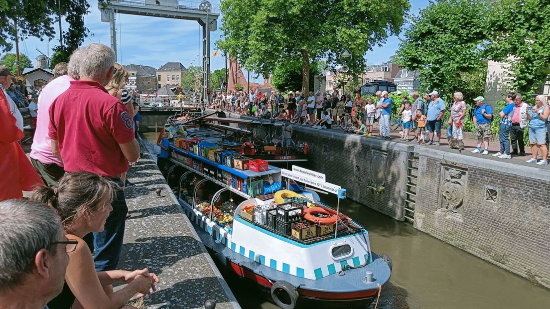 de parlevinker in de Mallegatsluis