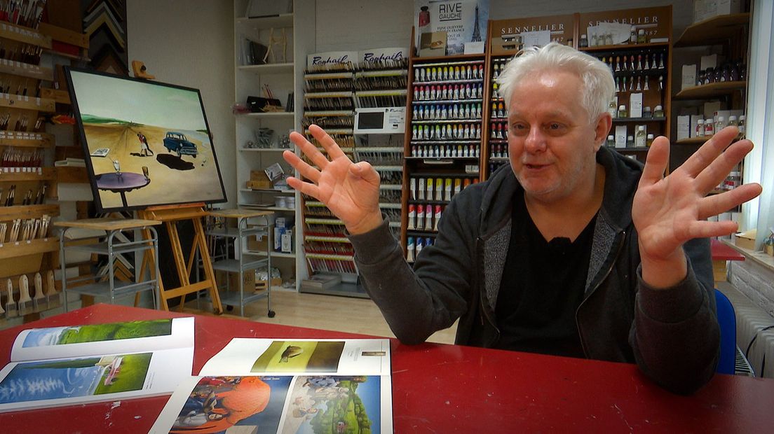 Peter van Oostzanen in zijn atelier, winkel en cursusruimte