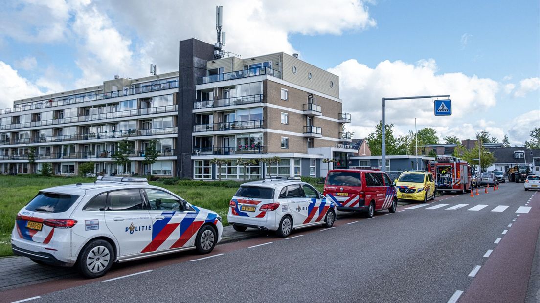 Hulpdiensten bij het verzorgingstehuis in Ouderkerk aan den IJssel