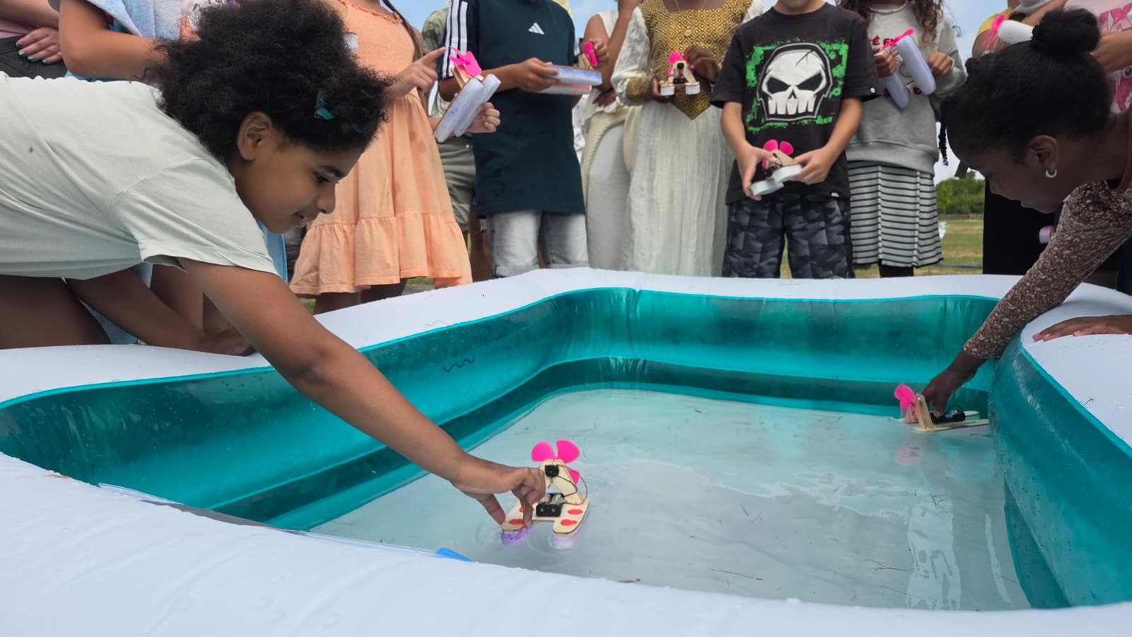 Eerste zomerschool in Kapelle feestelijk afgesloten: 'Buitenspelen met vrienden en vriendinnen ga ik missen'