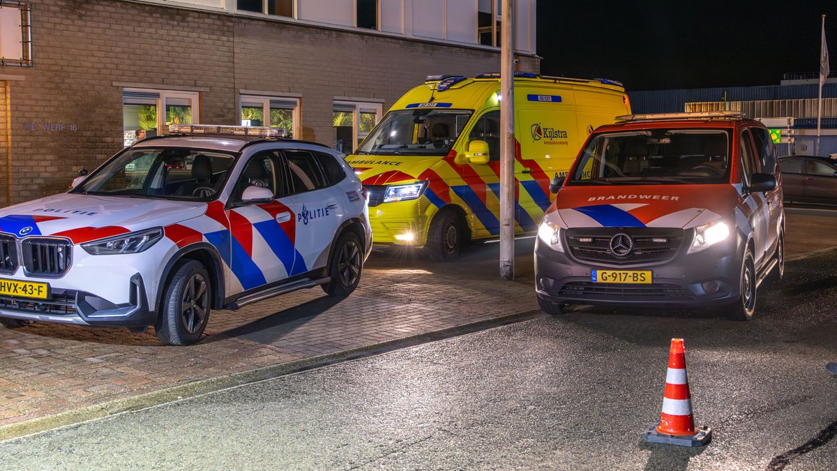 Gewonden bij botsing tussen shovel en auto in Delfstrahuizen | Inbraken in het noordoosten