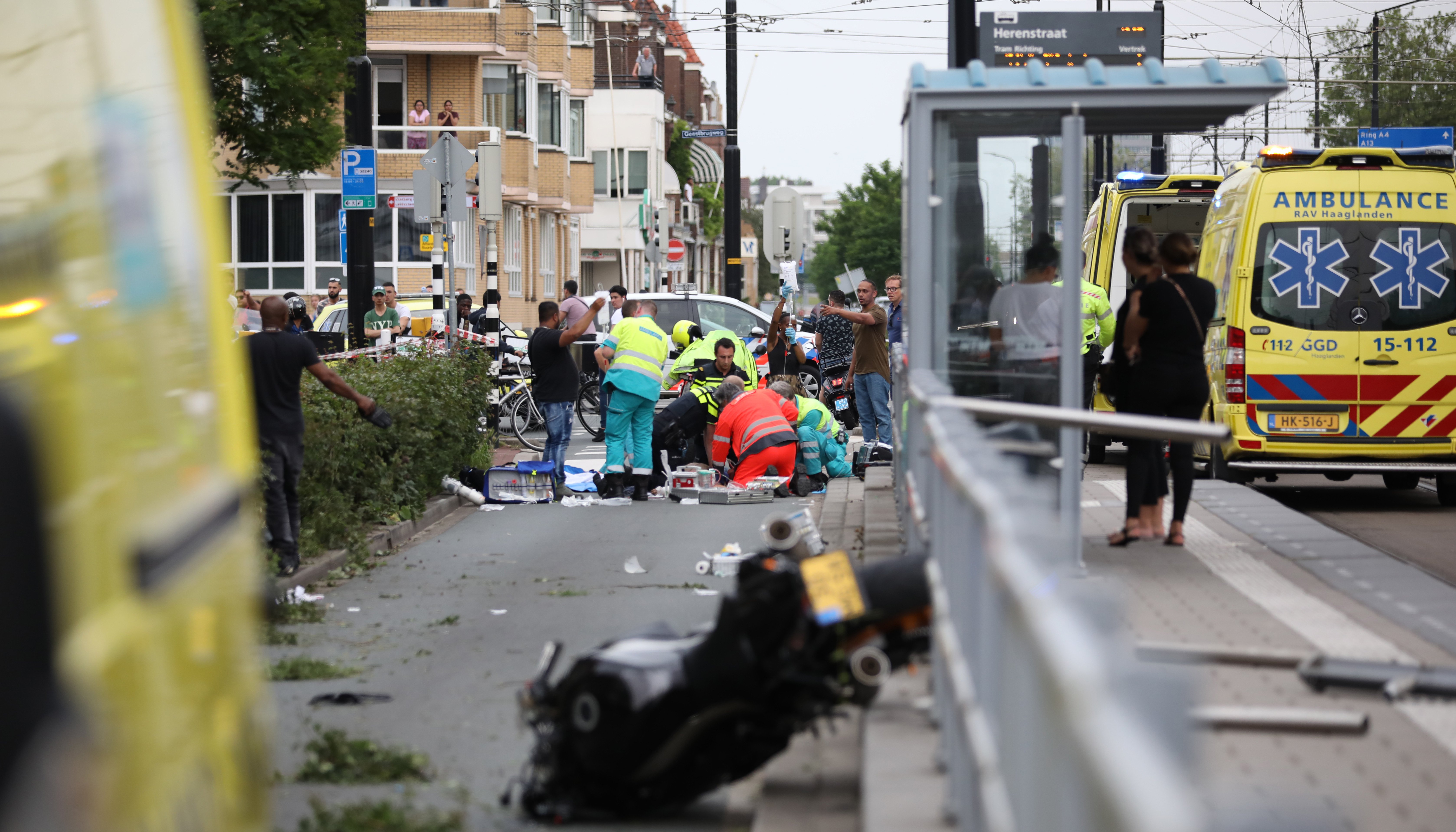 Twee Zwaargewonden Na Ongeval Met Voetganger En Motorrijder - Omroep West