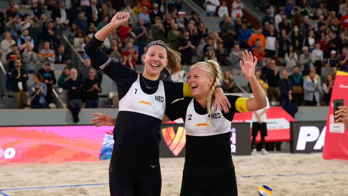 Katja Stam uit Klijndijk wint beachvolleybaltoernooi in Doha