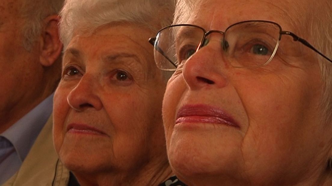 De Joodse zussen Hertha en Selma Denneboom.