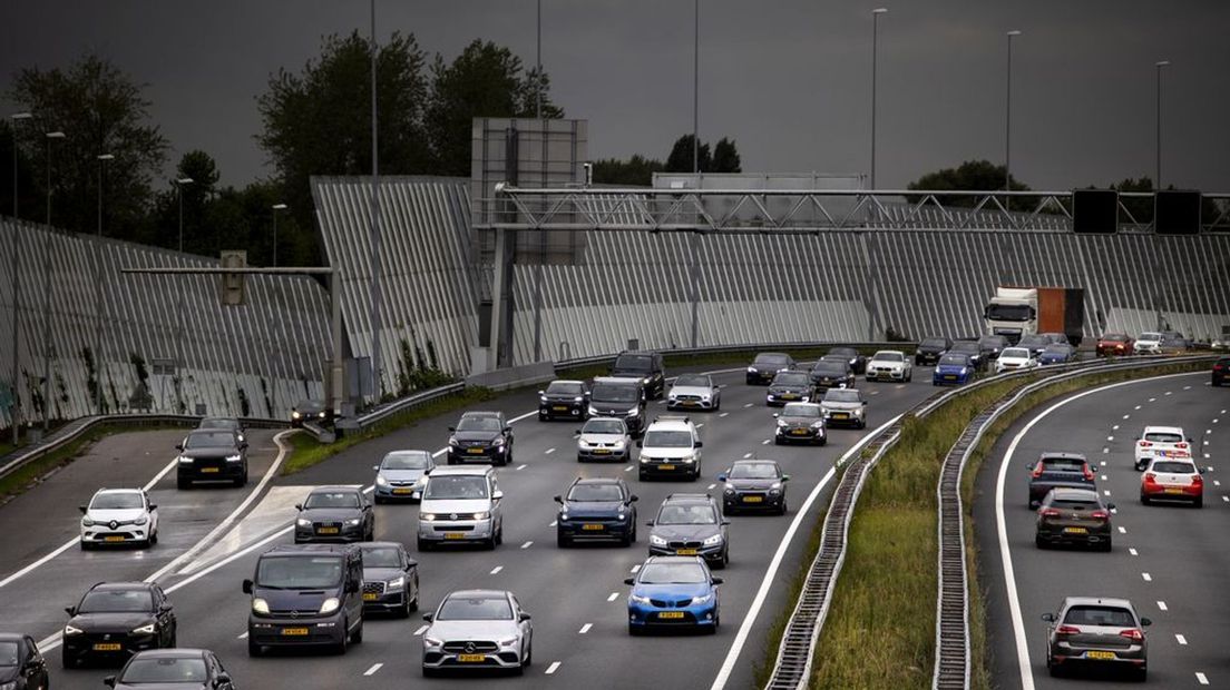 Het begint druk te worden op de snelweg, beeld ter illustratie.