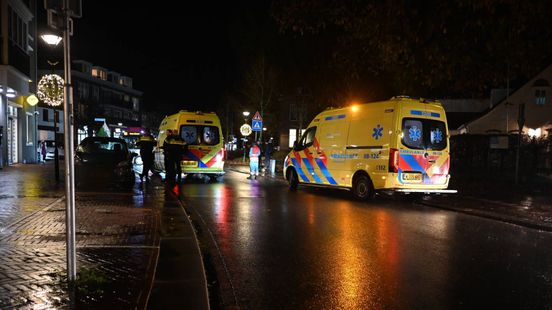 Vrouw geschept op zebrapad