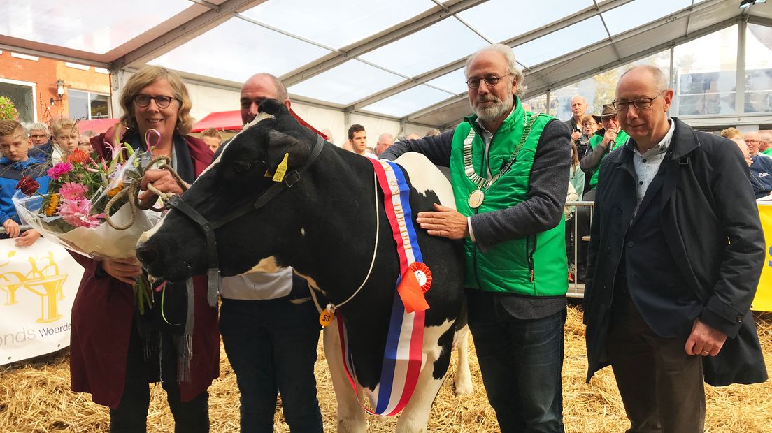 Deze koe leverde 100.000 kilo melk.