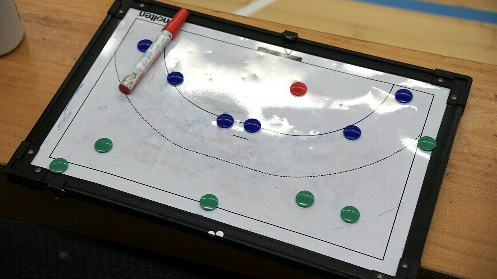 Vrouwen E&O eenvoudig naar winst bij hekkensluiter ZAP; heren E&O koploper na uitzege bij Rapiditas