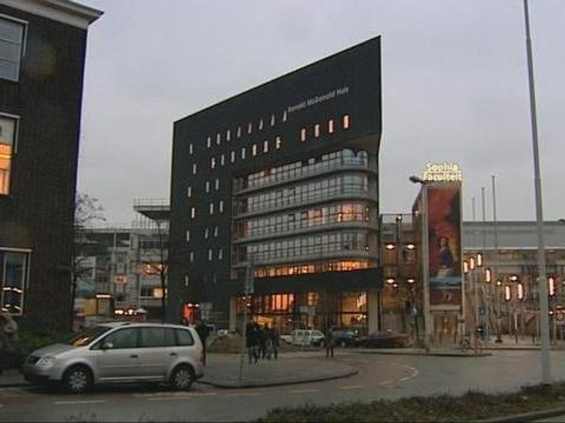 nronaldmcdonaldhuis10_02.cropresize.tmp.jpg