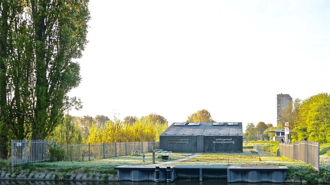 Een van de pompen die grondwater van Gistfabriekterrein naar Noordzee transporteert.