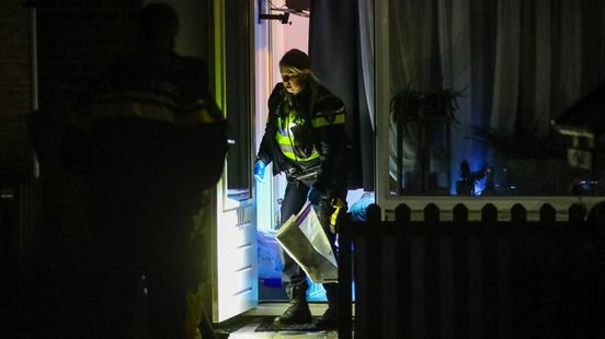 Scooterrijder aangereden • explosie bij appartement. Scooterrijder aangereden • explosie bij appartement.