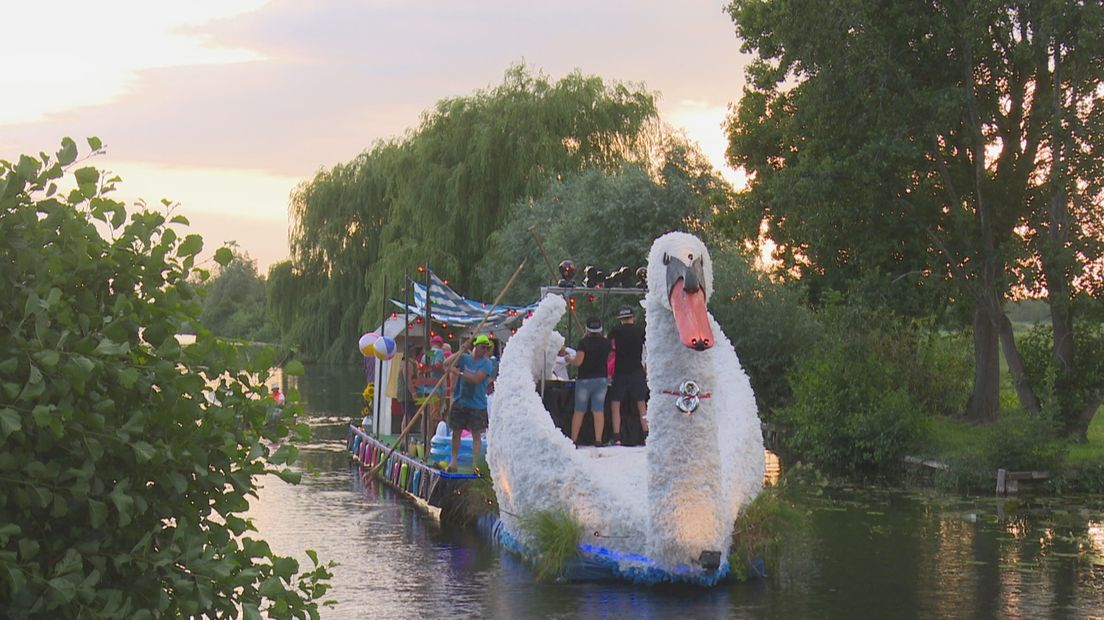 Perfecte weersomstandigheden bij gondelvaart Dwarsgracht