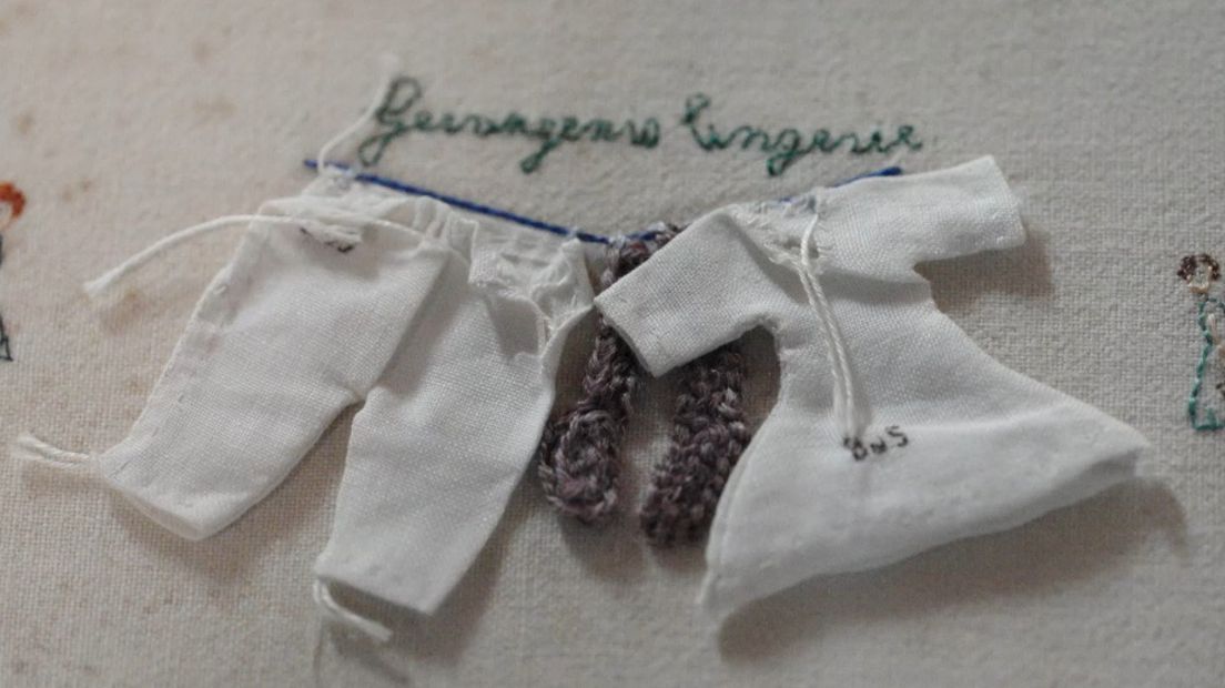 'Gevangenislingerie', zoals Titia Gorter haar kleding noemde