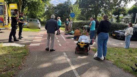 Wielrenner eindigt op motorkap en raakt zwaargewond