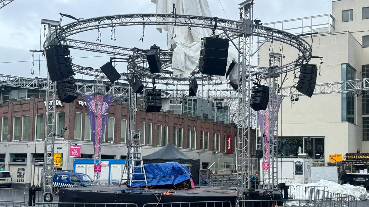 Het is ongewoon stil voor vastelaovesmaandag op het Pancratiusplein in Heerlen